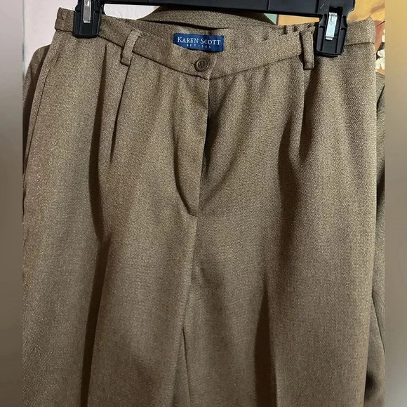 Karen Scott pantsuits(2piece)petite size 8P - Picture 13 of 16